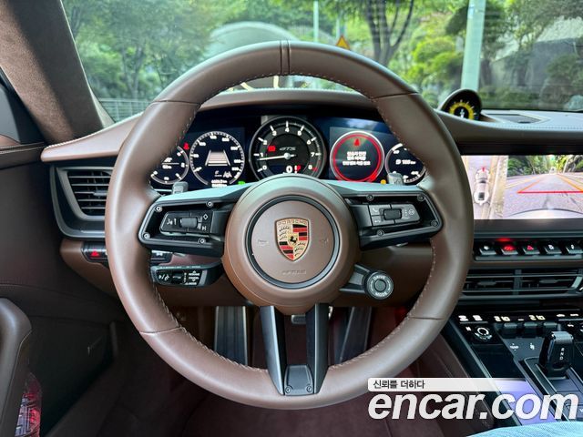 Porsche 911 2023 — photo 6