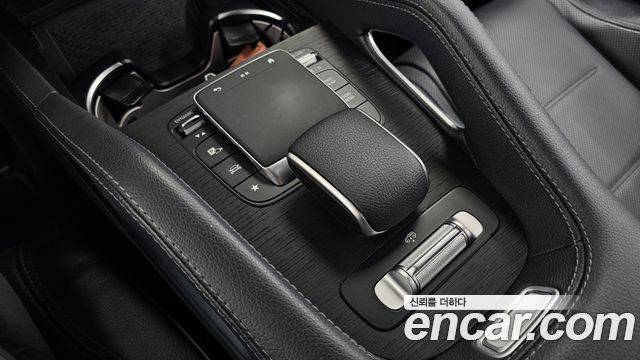Mercedes-Benz GLE-Class 2023 — photo 16
