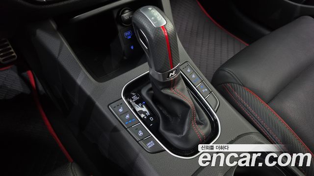 Hyundai i30 2019 — photo 12
