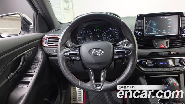 Hyundai i30 2019 — photo 19