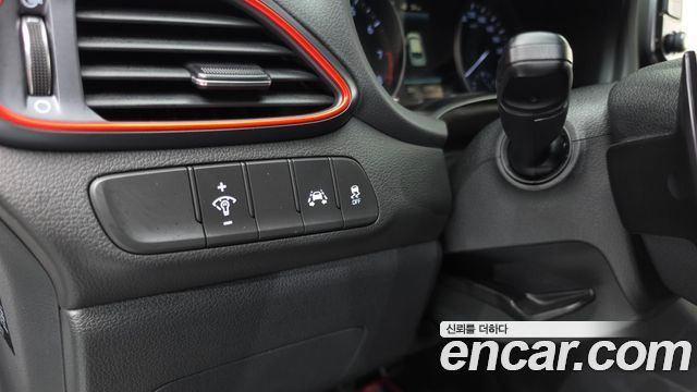 Hyundai i30 2019 — photo 22