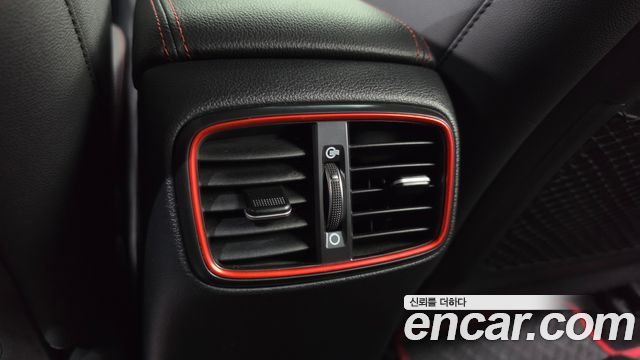 Hyundai i30 2019 — photo 25