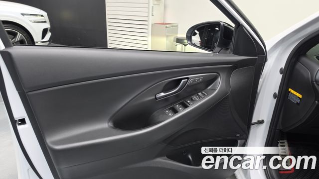 Hyundai i30 2019 — photo 14