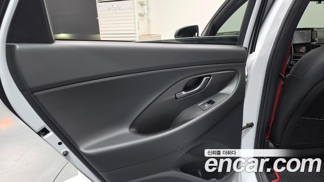 Hyundai i30 2019 — photo 15