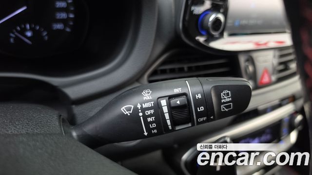 Hyundai i30 2019 — photo 29