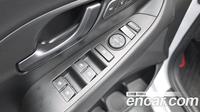 Hyundai i30 2019 — photo 30