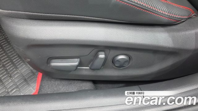 Hyundai i30 2019 — photo 32