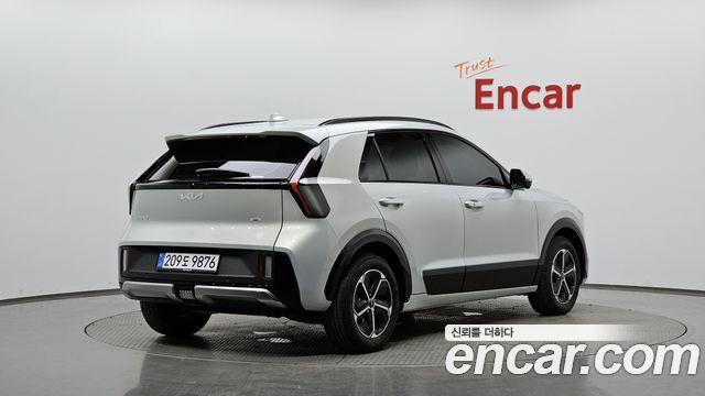 Kia Niro 2027 — photo 2