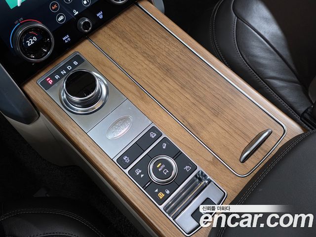 Land Rover Range Rover 2020 — photo 13