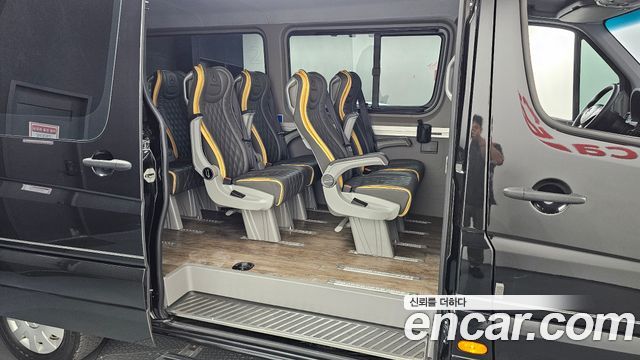 Mercedes-Benz Sprinter 2018 — photo 22