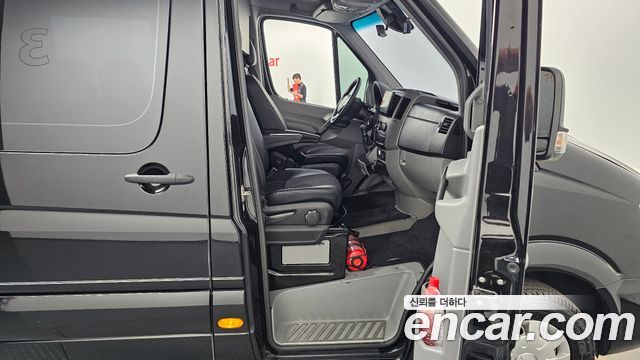 Mercedes-Benz Sprinter 2018 — photo 16