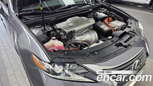 Lexus ES 2018 — photo 6