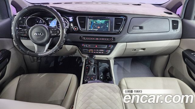 Kia Canival 2016 — photo 10