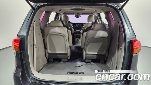 Kia Canival 2016 — photo 26