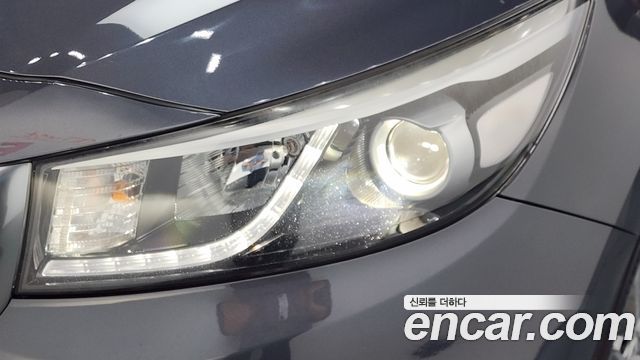 Kia Canival 2016 — photo 8