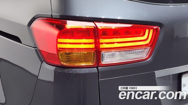 Kia Canival 2016 — photo 9