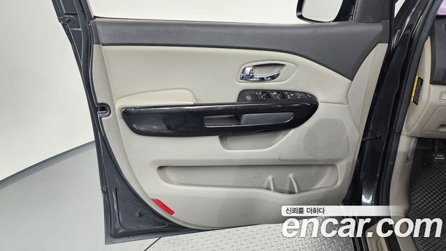 Kia Canival 2016 — photo 14