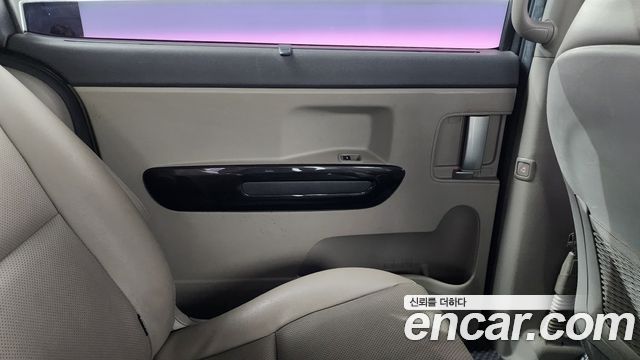 Kia Canival 2016 — photo 15