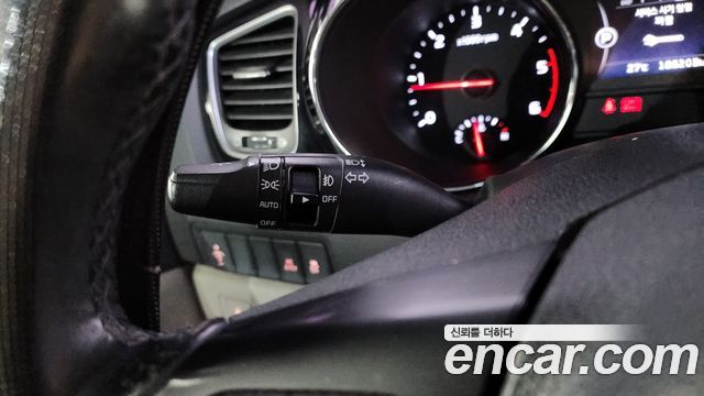 Kia Canival 2016 — photo 29