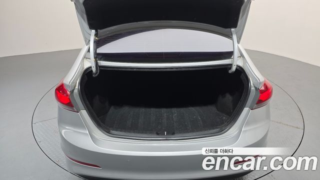 Hyundai AVANTE 2016 — photo 22