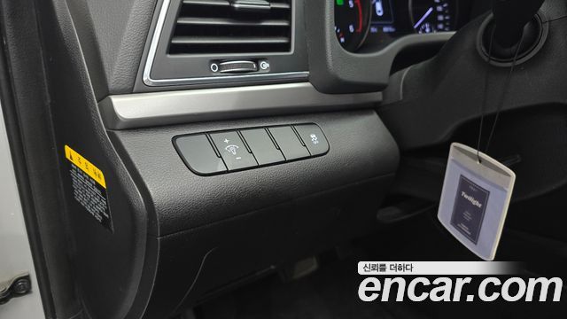 Hyundai AVANTE 2016 — photo 25