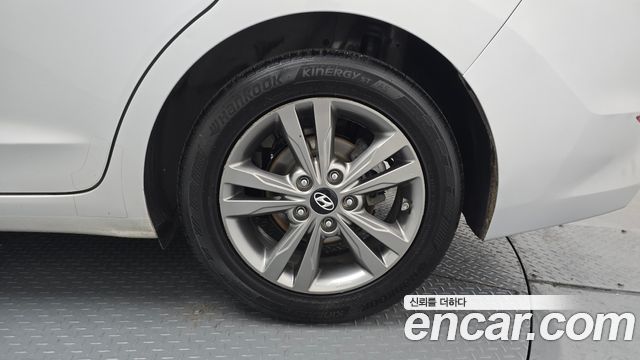 Hyundai AVANTE 2016 — photo 7