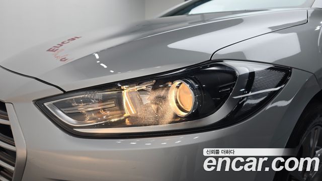 Hyundai AVANTE 2016 — photo 8