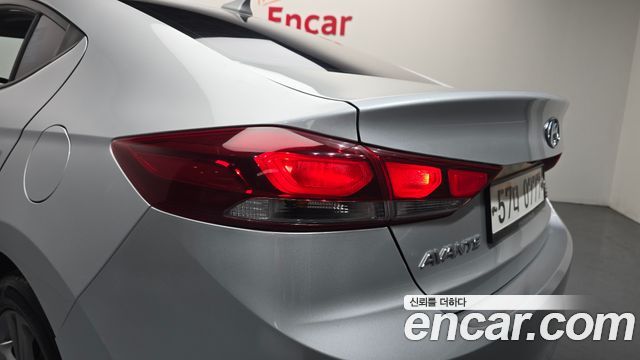 Hyundai AVANTE 2016 — photo 9
