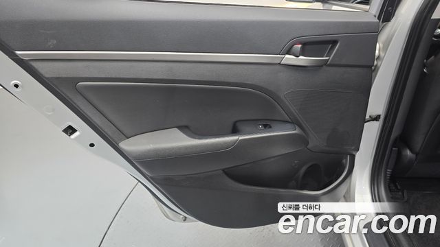 Hyundai AVANTE 2016 — photo 15