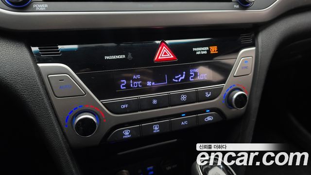 Hyundai AVANTE 2016 — photo 30