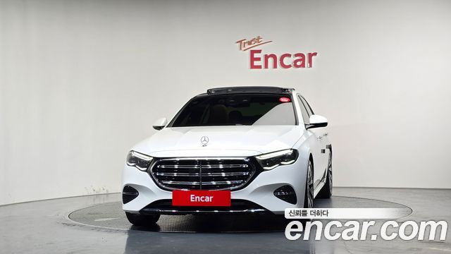 Mercedes-Benz E-Class 2024 — photo 3