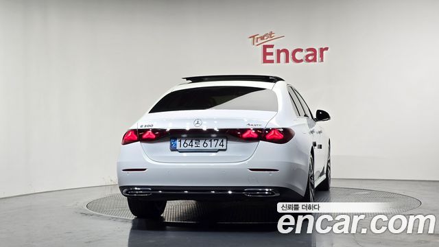 Mercedes-Benz E-Class 2024 — photo 4