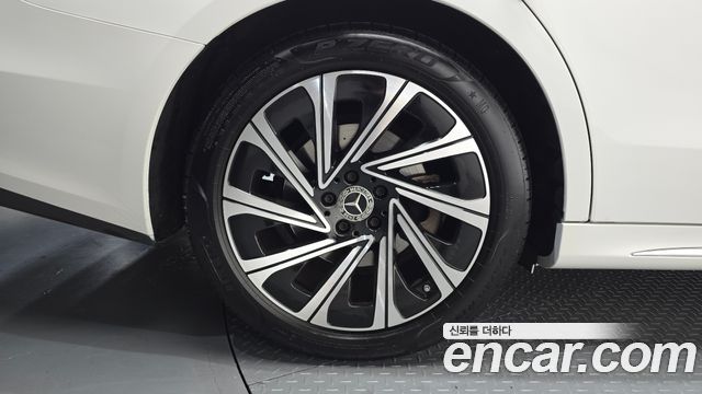 Mercedes-Benz E-Class 2024 — photo 5