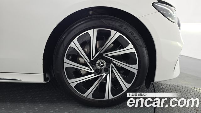 Mercedes-Benz E-Class 2024 — photo 7