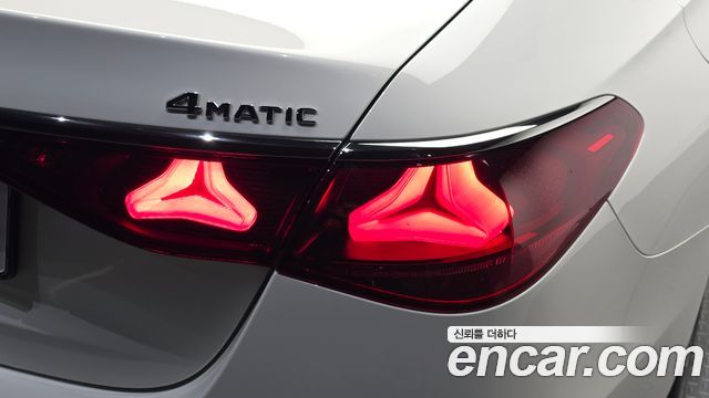 Mercedes-Benz E-Class 2024 — photo 9