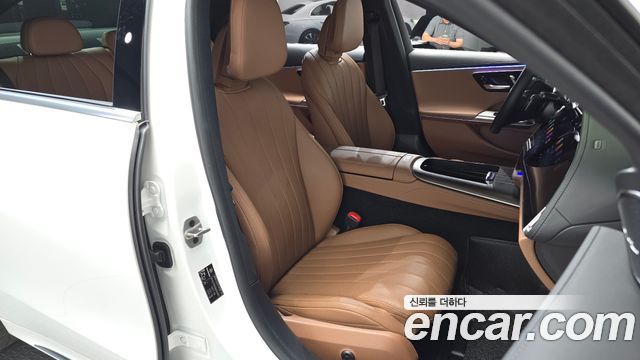 Mercedes-Benz E-Class 2024 — photo 16