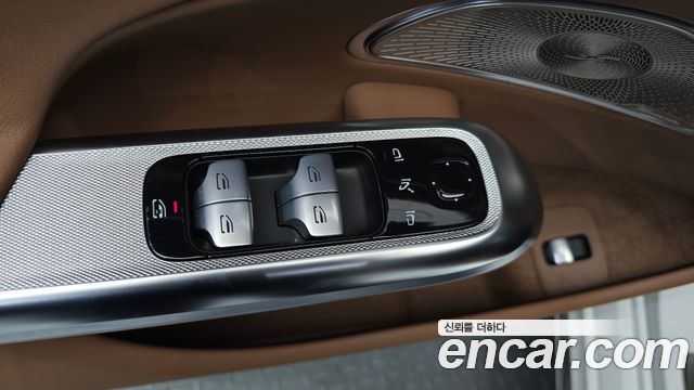 Mercedes-Benz E-Class 2024 — photo 29