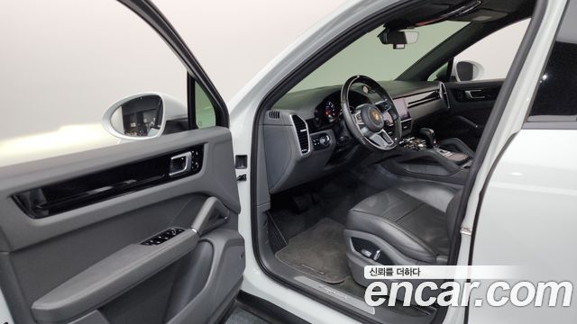 Porsche Cayenne 2020 — photo 13