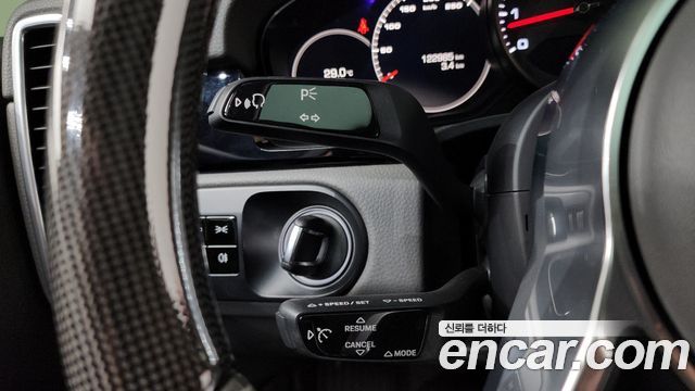 Porsche Cayenne 2020 — photo 22