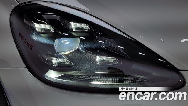 Porsche Cayenne 2020 — photo 8