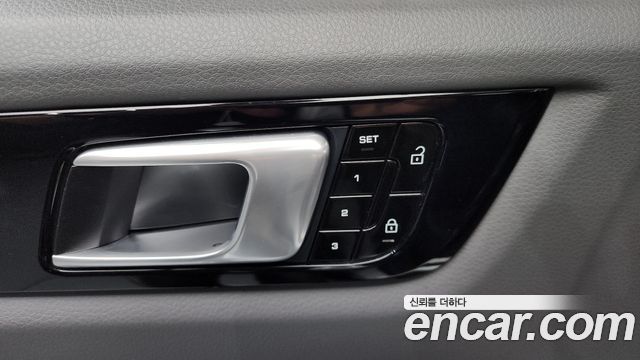 Porsche Cayenne 2020 — photo 28