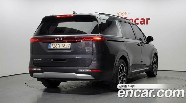 Kia Canival 2022 — photo 2