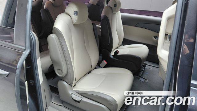 Kia Canival 2022 — photo 17