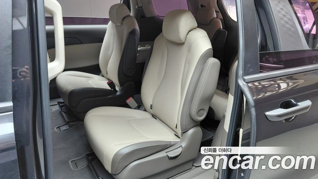Kia Canival 2022 — photo 18