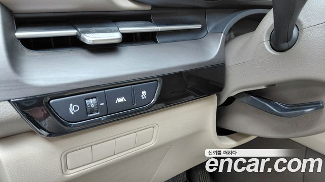 Kia Canival 2022 — photo 25