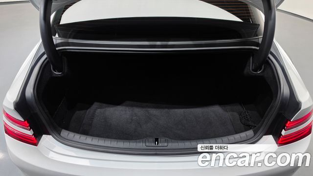 Genesis G80 2022 — photo 24