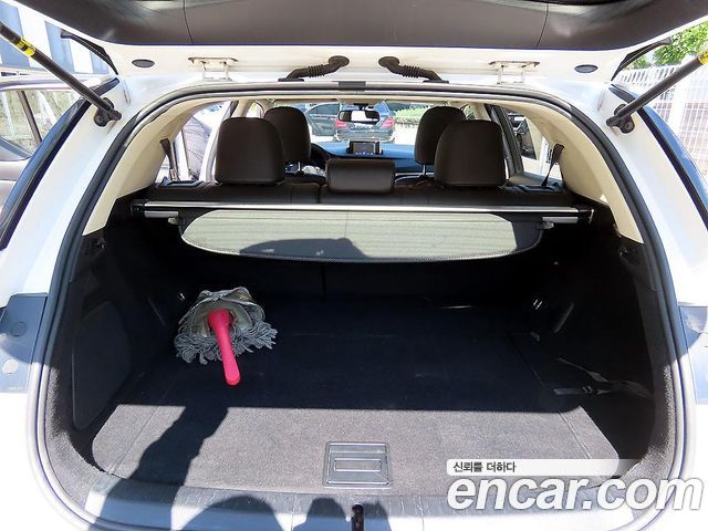 Lexus CT200h 2017 — photo 17