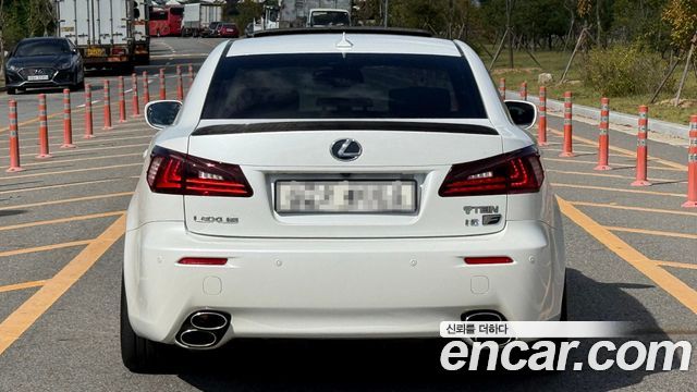 Lexus IS 2011 — photo 6