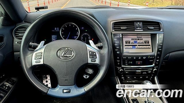 Lexus IS 2011 — photo 13