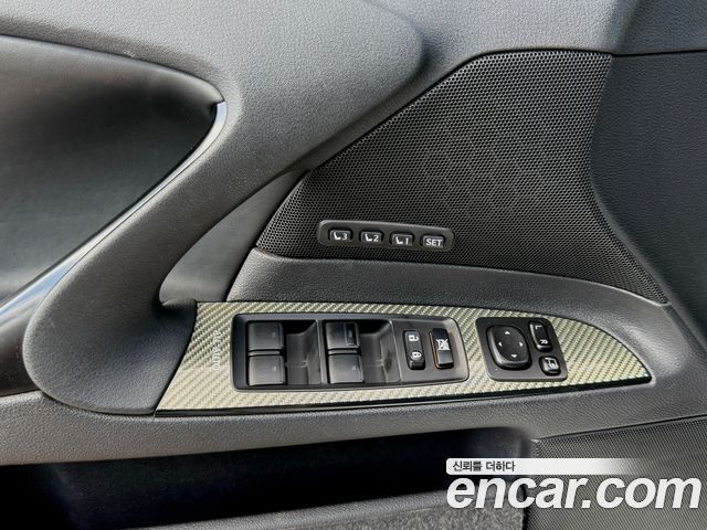 Lexus IS 2011 — photo 18